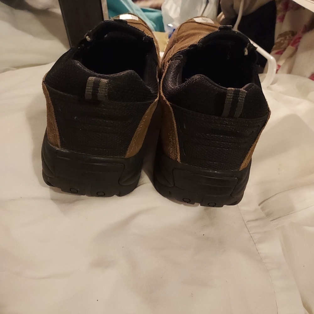 DENALI MEN SHOE SIZE 11